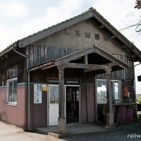 早月加積駅(富山地方鉄道本線)～エンタシスの柱が特徴的な木造駅舎～