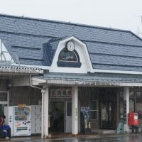 黒姫駅(しなの鉄道・北しなの線)～観光客で賑わう昭和の洋風駅舎～