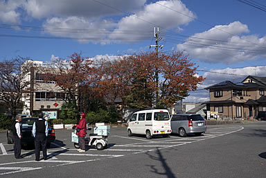 兵庫県三木市、三木鉄道・三木駅、のどかな駅前