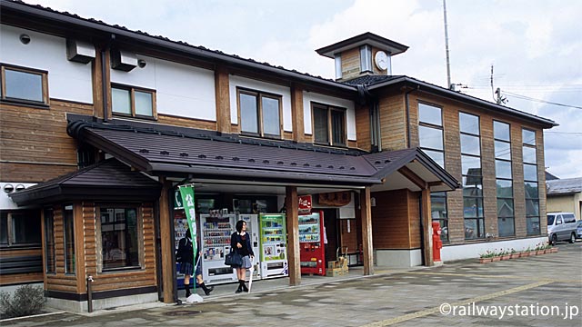 由利高原鉄道の終点・矢島駅、新駅舎