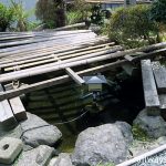 えちぜん鉄道・勝山永平寺線・永平寺口駅、駅舎裏手の池庭(2004年)