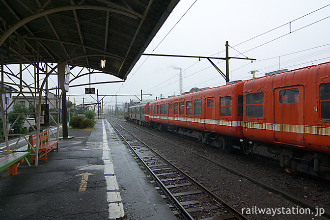 岳南鉄道・岳南富士岡駅、元・東急の5000系電車が留置