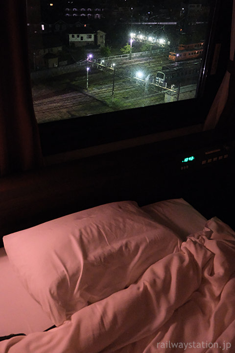 ホテルアルファーワン津山、ベッドからのトレインビューも愉しめる…