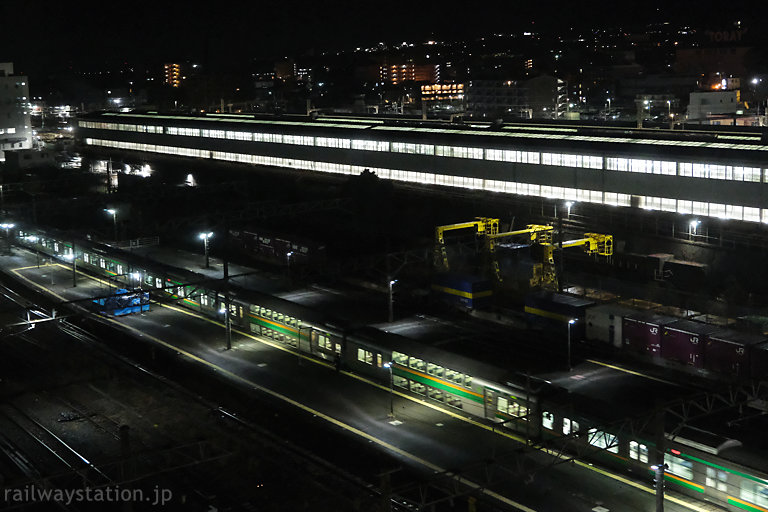 東海道本線三島駅、JR東日本E233(E231?)の沼津行き最終