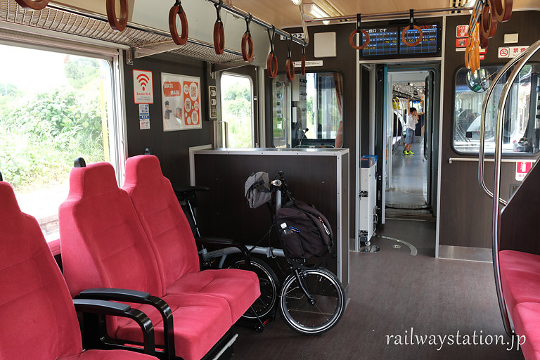 自転車がそのまま車内に持ち込める一畑電車