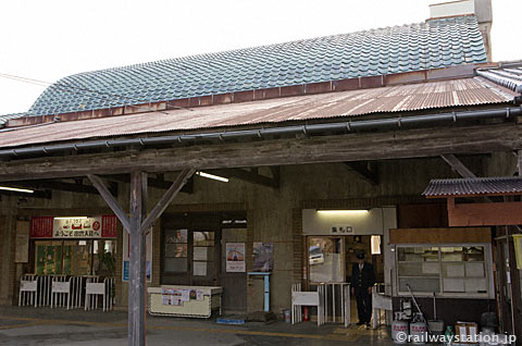 一畑電車・出雲大社前駅、駅舎ホーム側