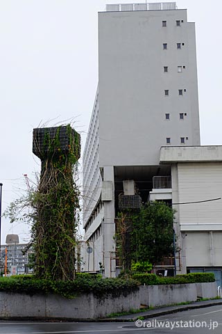 姫路モノレール廃線跡、大将軍駅跡・高尾アパート側面