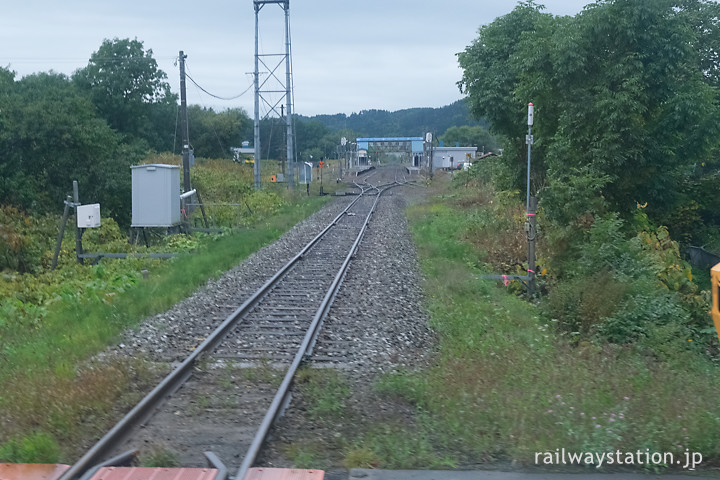 沿岸バス12・留萌行き、幌延駅を眺め羽幌線廃線跡を辿る…