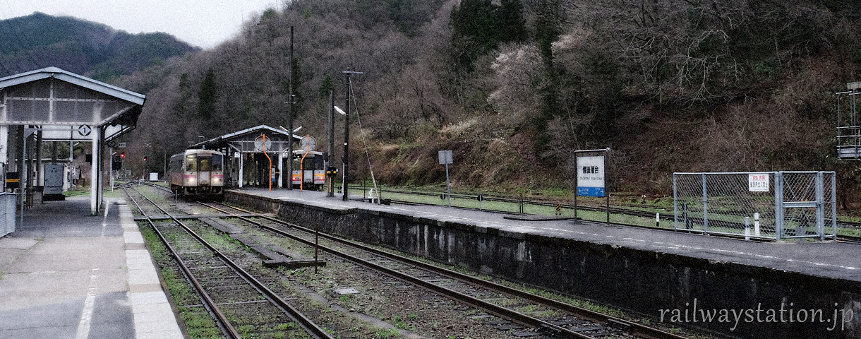 一部廃止の危機にある芸備線・備後落合駅。木次線との接続駅