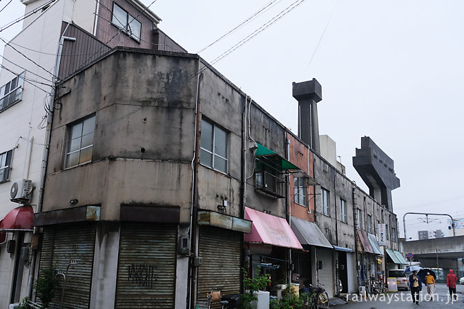 姫路モノレール廃線跡、姫路駅近くの橋脚が残った建物