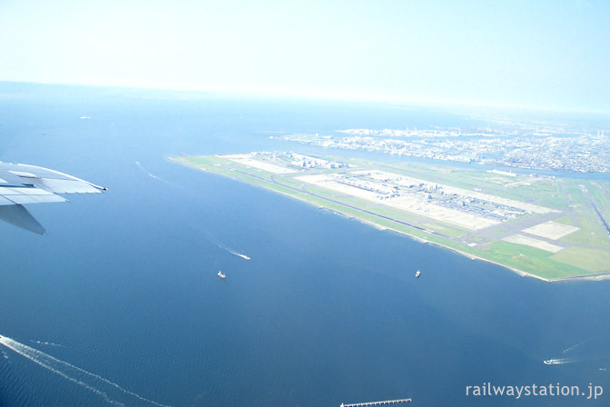 羽田発女満別行きJAL機から見た羽田空港