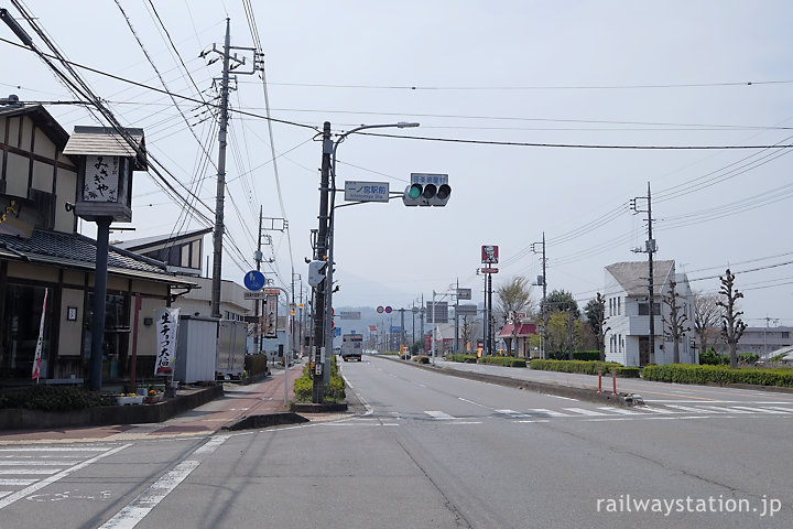 群馬県富岡市、上州一ノ宮駅近くの国道254号線