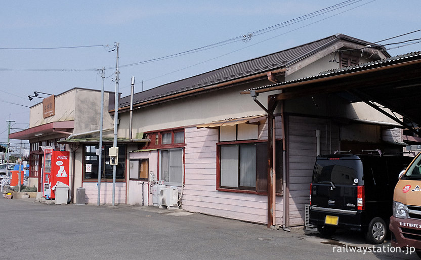 群馬県の上信電鉄・吉井駅の木造駅舎