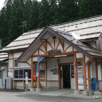 会津宮下駅(JR東日本・只見線)～会津山奥のハイカラな木造駅舎～