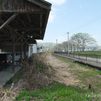 JR只見線・会津高田駅、貨物を取り扱っていた側線跡と貨物上屋