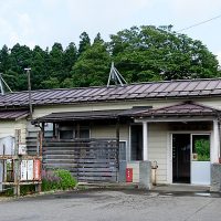 JR東日本飯山線・越後岩沢駅、昭和2年築の木造駅舎