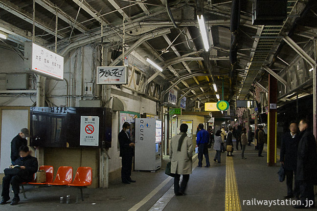 JR東日本・両毛線・伊勢崎駅プラットホーム