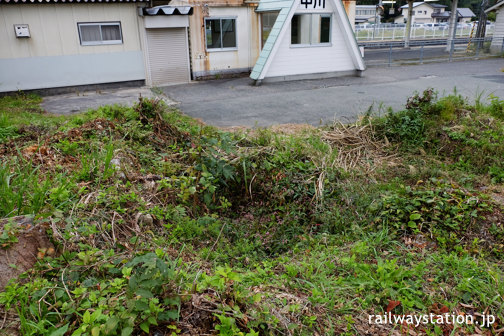 奥羽本線・中川駅、駅の池庭跡らしきもの