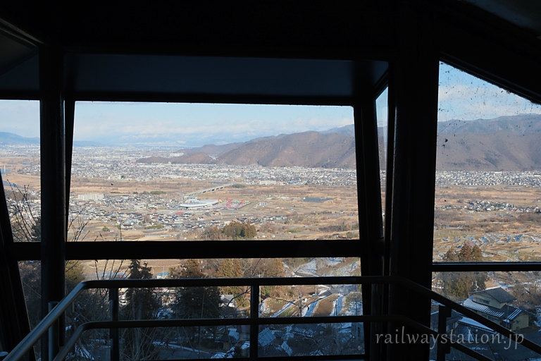 JR篠ノ井線・姨捨駅、展望台のような跨線橋