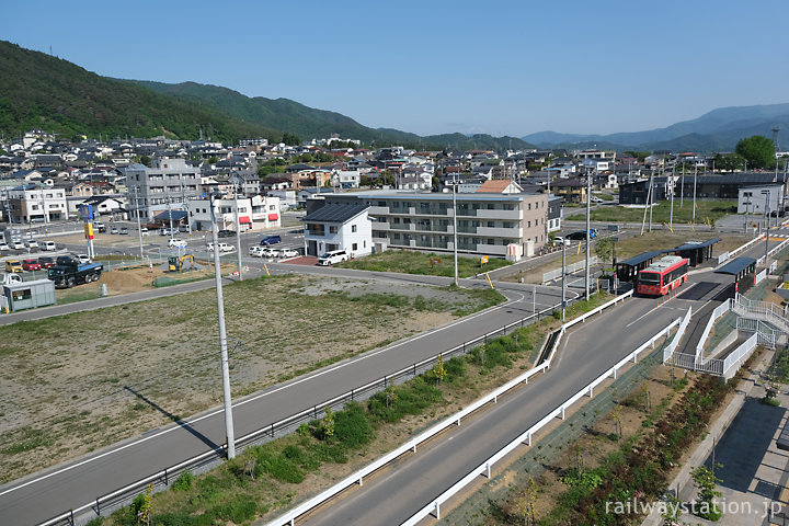 岩手県大船渡市の街並みと大船渡線BRT