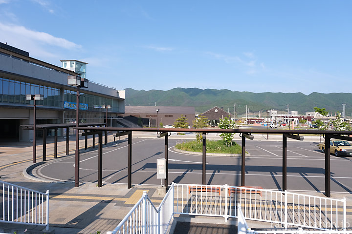 大船渡線BRT・大船渡駅、鉄道駅らしさ残した駅前