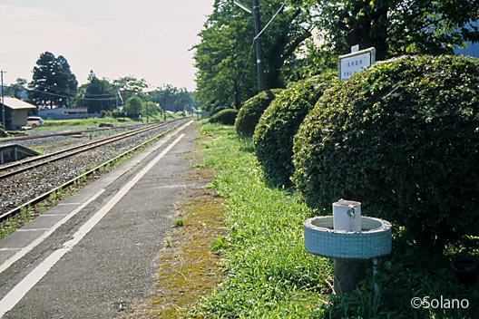 大船渡線・折壁駅プラットホームのレトロな水飲み場