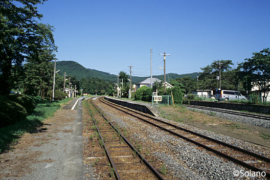 大船渡線・折壁駅、プラットホームと側線跡