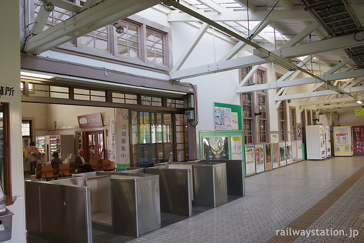 JR東北本線・白河駅、駅舎ホーム側の改札口