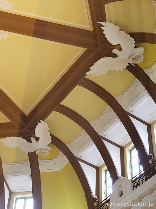 東京駅丸の内駅舎、ドーム天井の鷲のレリーフ