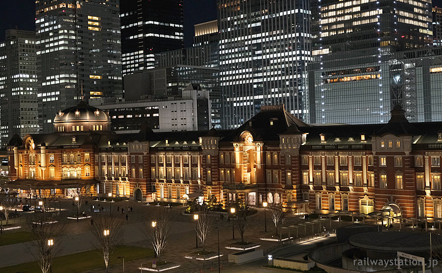 丸ビルから見た東京駅丸の内駅舎の夜景