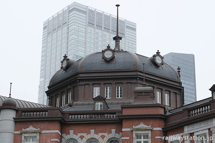 東京駅、洒落たドームも復原された丸の内駅舎