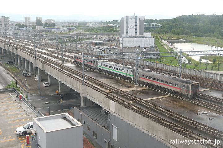 旭川駅に進入するキハ54＋キハ40の普通列車