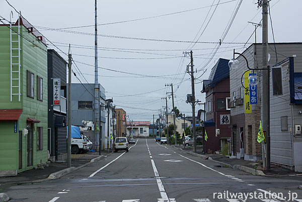 北海道滝川市、函館本線・江部乙駅前の街並み