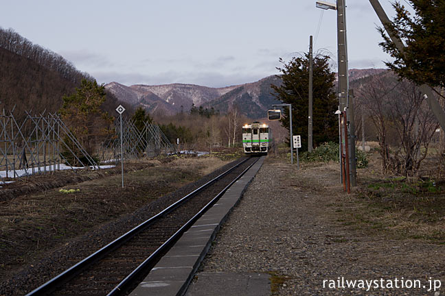 JR北海道・石北本線・上白滝駅唯一の上り列車が入線