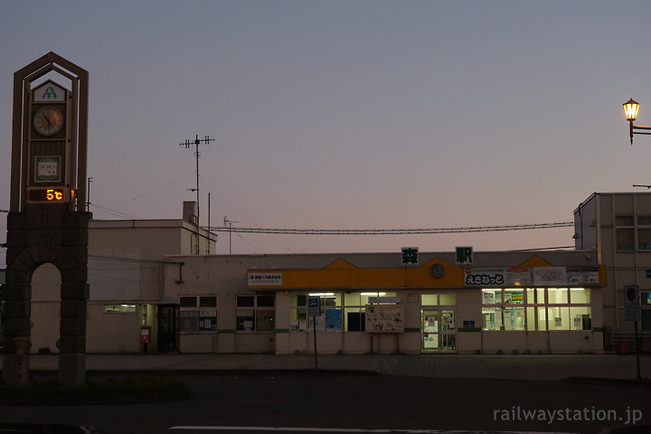 JR北海道函館本線・夜明け前の森駅