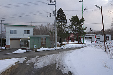 函館本線・砂原支線・渡島沼尻駅、駅前の集落