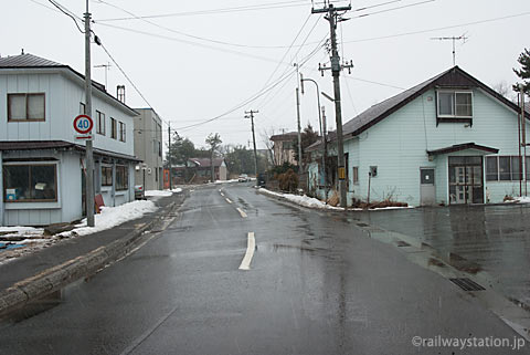 JR函館本線・渡島大野駅、駅前の道