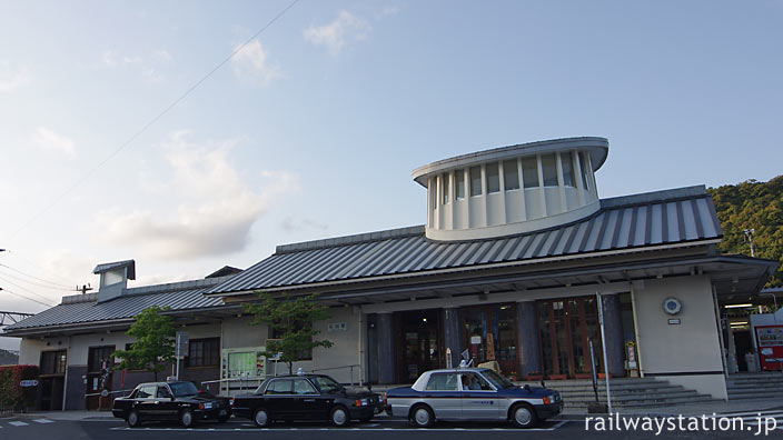 JR九州・佐世保線、松浦鉄道、有田駅の駅舎