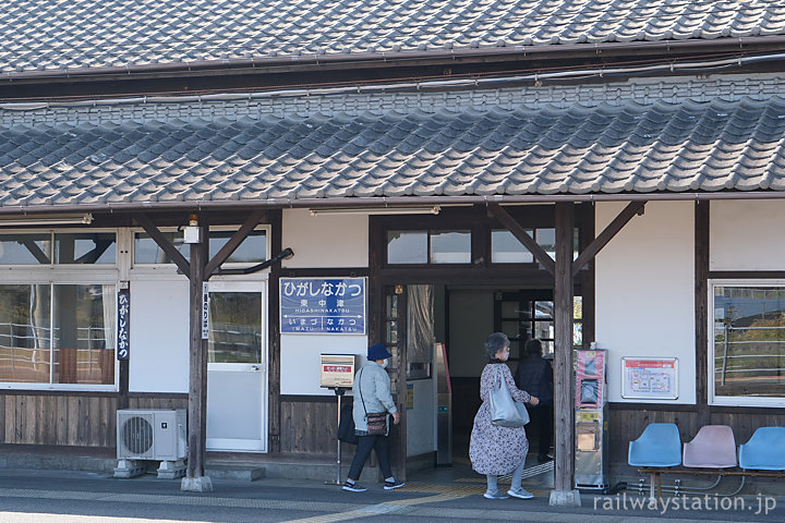 JR九州・日豊本線、東中津駅で下車した人々