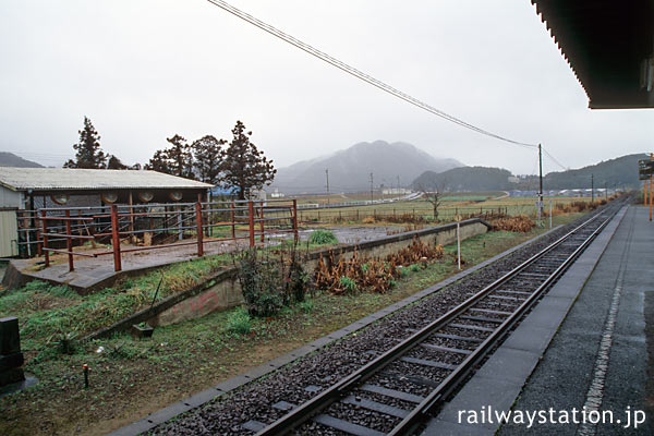 筑肥線・肥前長野駅、謎の柵がある側線ホーム跡。