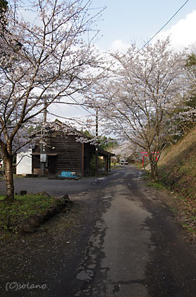 JR九州・肥薩線の秘境駅・大畑駅前、人家は皆無の秘境駅