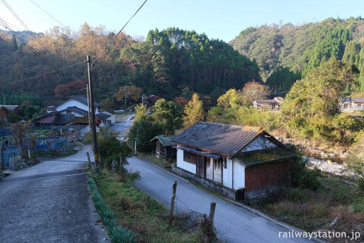 大分県佐伯市、宗太郎駅前の集落