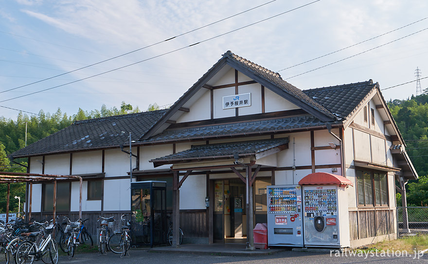 JR予讃線、愛媛県今治市にある伊予桜井駅