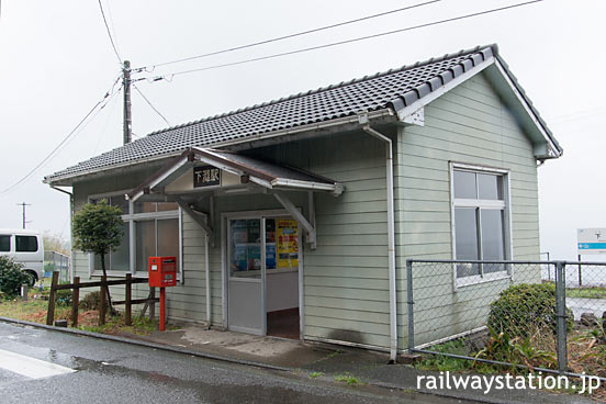 JR四国・予讃線・下灘駅、昭和10年の駅開業当初からの木造駅舎