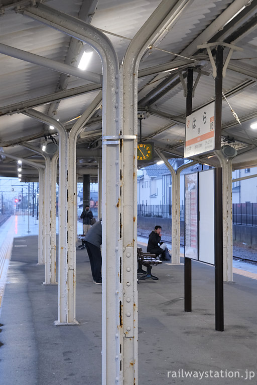 JR東海道本線・原駅、古レールの柱と駅名標