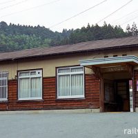 JR東海・名松線、伊勢奥津駅、昭和10年の開業以来の木造駅舎