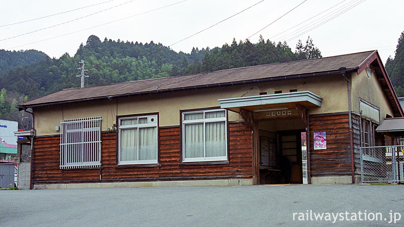 JR東海・名松線、伊勢奥津駅、昭和10年の開業以来の木造駅舎