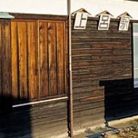 岐阜県萩原町、高山本線・上呂駅、昭和初期からの年月が染み付く木造駅舎。