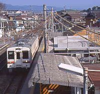 JR東海・飯田線・小坂井駅、ホームに進入する119系電車
