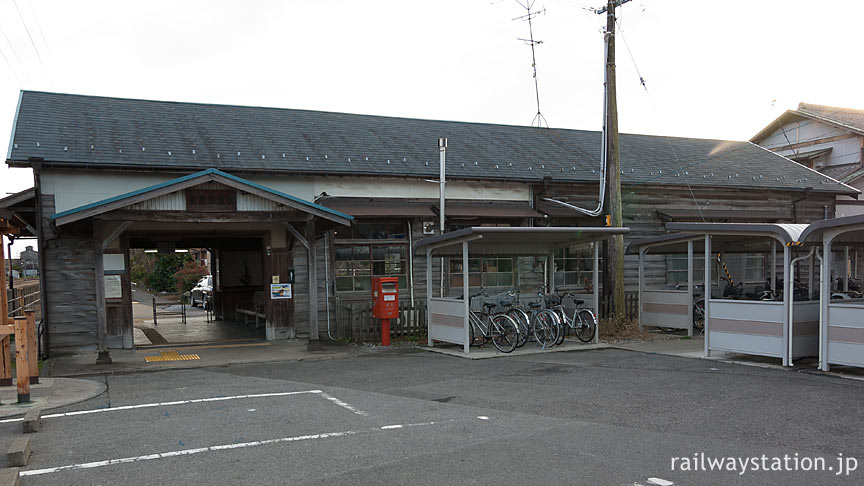 東海道本線美濃赤坂線、美濃赤坂駅の木造駅舎